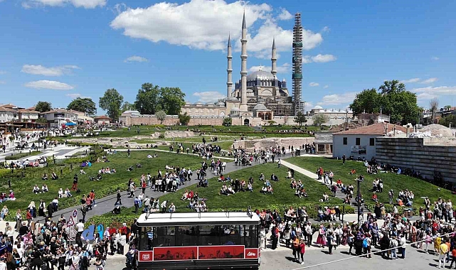 Selimiye Meydanı&#039;na turist akın etti