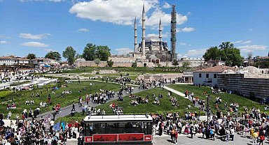 Selimiye Meydanı'na turist akın etti