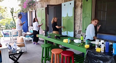 Sertab Erener ile Sezen Aksu boyacı oldu