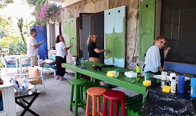 Sertab Erener ile Sezen Aksu boyacı oldu