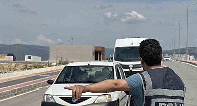 'Şirin dede' lakaplı torbacı uyuşturucu madde ile birlikte yakalandı