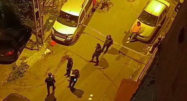 Sokak ortasında silahlı pusu kameraya yansıdı