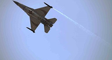 Solo Türk ve Türk Yıldızları'nın prova uçuşu nefesleri kesti