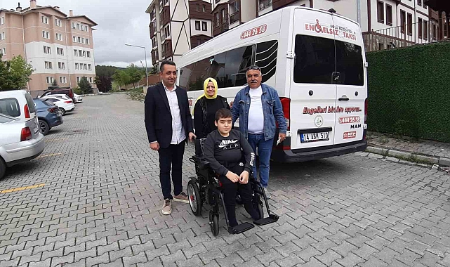 Spina bifida hastası çocuğun, akülü araç sevinci yürekleri ısıttı