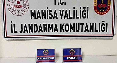 Şüpheli şahısların üzerinde esrar ele geçirildi