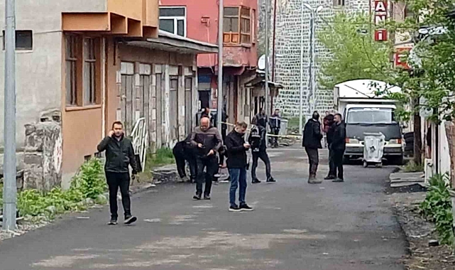 Şüpheli valiz fünye ile patlatıldı