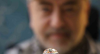 Tarihi mekanları ters oyma yöntemi ile yüzüklere sığdırdı