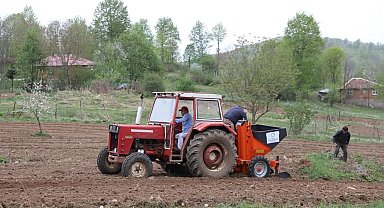 Tarım makineleri üreticilere destek veriyor