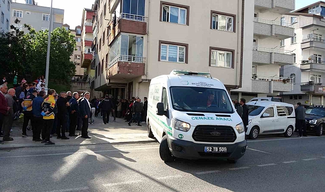 Temizlik işçisi evinde, iple asılı halde ölü bulundu