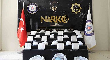 Tezeklerin arasında gizlenen metamfetamin ele geçirildi