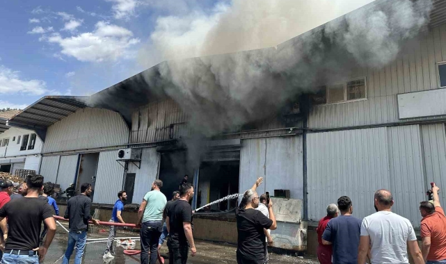 Toptancı Hali&#039;nde çıkan yangın söndürüldü