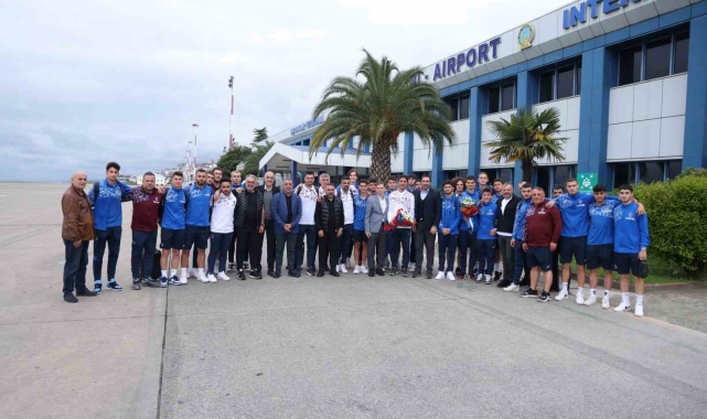 Trabzonspor&#039;un şampiyon U19 Takımı Trabzon&#039;a geldi