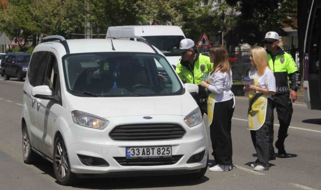 Trafik Haftası&#039;nda sürücüler bilgilendirildi
