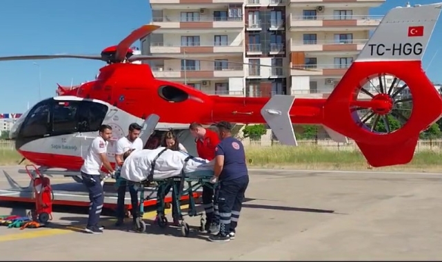 Trafik kazasında yaralanan vatandaş ambulans helikopterle hastaneye nakledildi