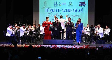 Türkiye-Azerbaycan Erzurum'da tek yürek oldu