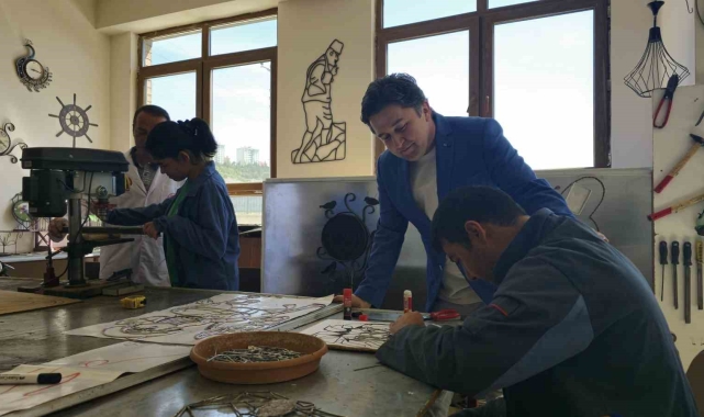 Türkiye&#039;de ilk olan Yavuz Selim Özel Eğitim Meslek Okulu özel gereksinimli çocukları meslek sahibi yapıyor