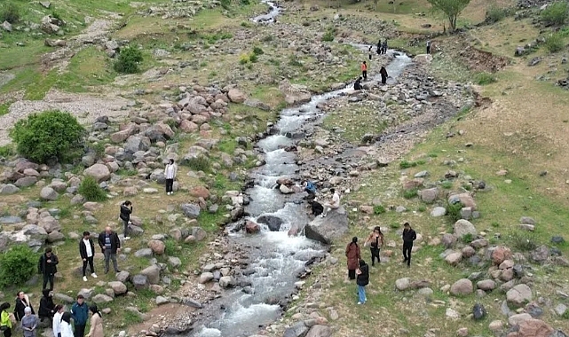 Üniversite Öğrencileri Ağrı Dağı ve Iğdır Kervansarayı bölgesinde arazı çalışması yaptı