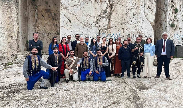 &quot;Urartu Performans&quot; oyunu, Van Kalesi&#039;ndeki, analıkızlı kutsal alanında sahnelendi