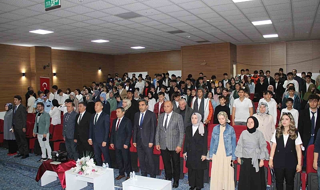 &quot;Üstatların İzinde Projesinde, Karakoç ve Kısakürek anıldı