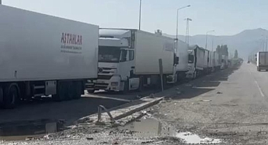 (videolu haber) Gürbulak Gümrük Kapısında tırcıların isyanı