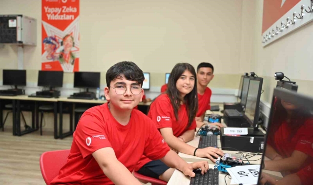 Vodafone Vakfı ve Habitat Derneği&#039;nden gençler için &#039;yapay zeka&#039; projesi