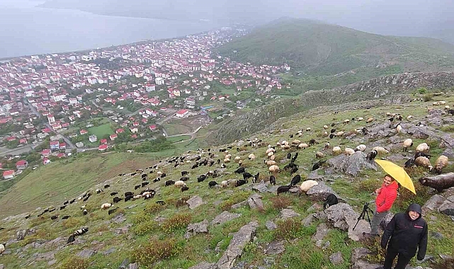 Yağmur ve dolu altında saatlerce &quot;gökkuşağını&quot; beklediler