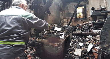 Yangından geriye sadece 120 lirası ve 7 köpeği kaldı