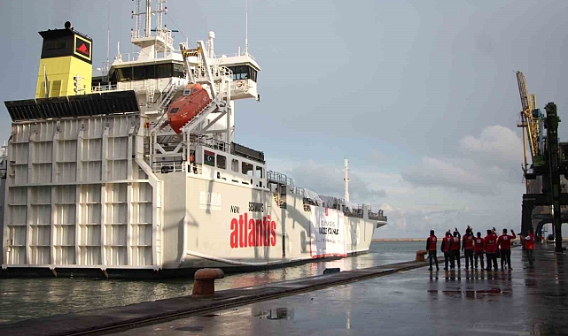 Yardım malzemesi taşıyan Yeni &#039;İyilik Gemisi&#039; Gazze&#039;ye uğurlandı