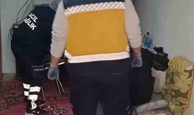Yaşlı adam evinde ölü bulundu