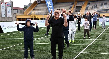 Yaşlılar ve ilkokul öğrencileri birlikte spor yaptı