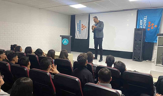 Yazar Hakan Pütün, öğrencilerle bir araya geldi