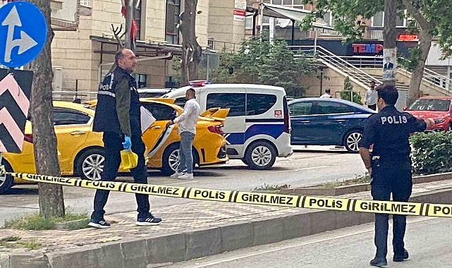 Yoldan geçen kadın kurşunların hedefi oldu