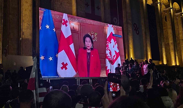 Zurabişvili&#039;nin vetosu geçersiz kılındı. referandum düzenlemeyi teklif etti