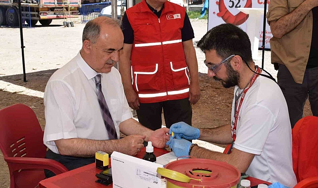 10 meyve fidanı karşılığında, 1 ünite kan