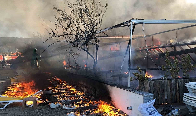 100 kişinin bulunduğu turistlik otel. alevlere teslim oldu