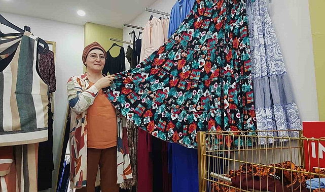 4 çocuğunu, elbise dikerek okutup meslek sahibi yaptı