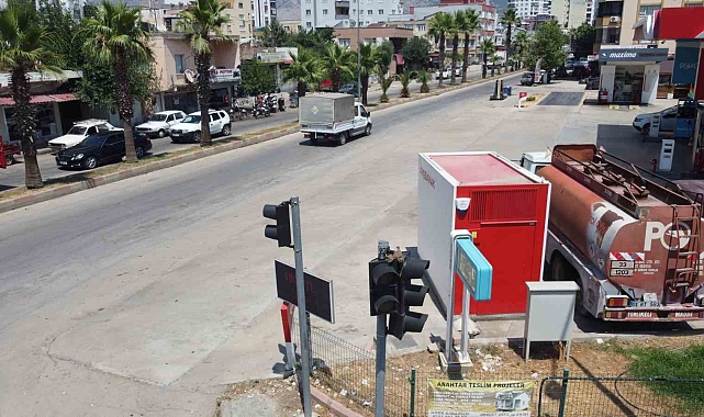 49 derece sıcağa rağmen ölümüne annelik