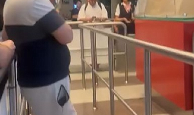 5 saat rötar yapan uçağa, yolcular isyan etti