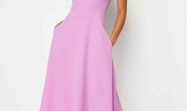 Abiye Koleksiyonunu Modaseverlerin Beğenisine Sundu