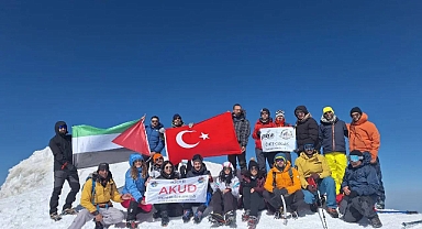 AKUD 6. kez Ağrı Dağı zirvesinde!