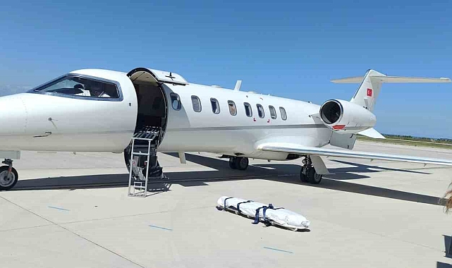 Ambulans uçak, hastalar için havalandı