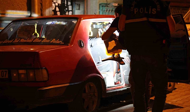 Araç içinde göğsünden vurulmuş halde bulunan genç kız tedavi altına alındı