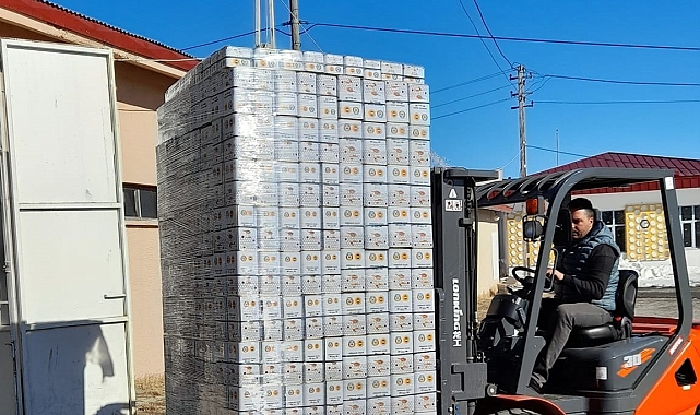 Arı üreticilere 2 ve 5 kiloluk bal teneke kutuları yaptırılarak teslim edildi