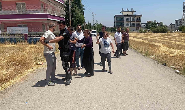 Çocuklar tartıştı, akrabalar birbirine saldırdı