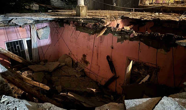 Diyarbakır&#039;da metruk yapının tavanı çöktü