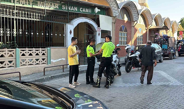 Dur ihtarına uymadı, namaz kılma bahanesiyle camiden kaçtı