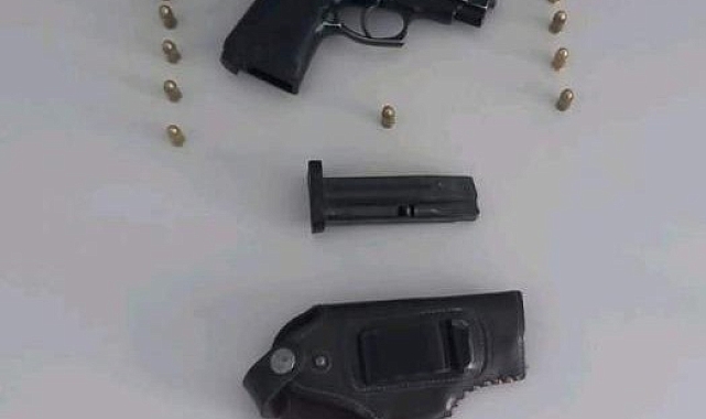 Ekiplerin DUR ihtarına uymayan şüpheli ruhsatsız tabanca ile yakalandı