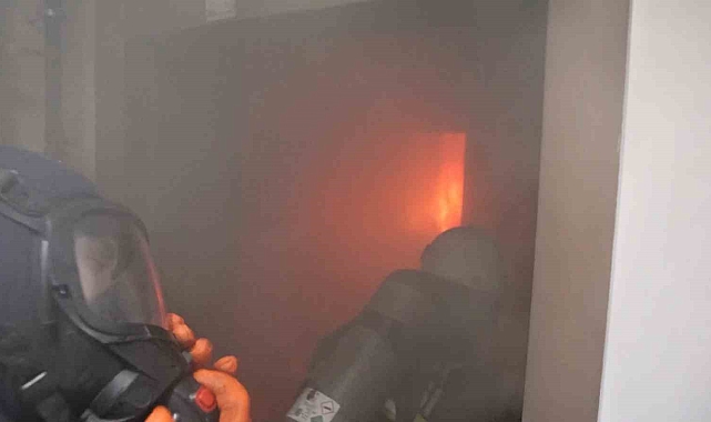 Eşiyle tartıştı. evi ateşe verdi