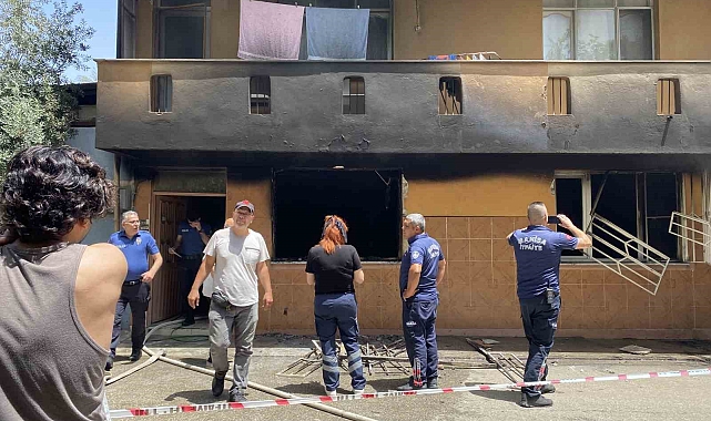 Evde çıkan yangında yatalak kadın hayatını kaybetti