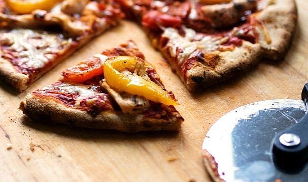 Evde pizza nasıl yapılır?